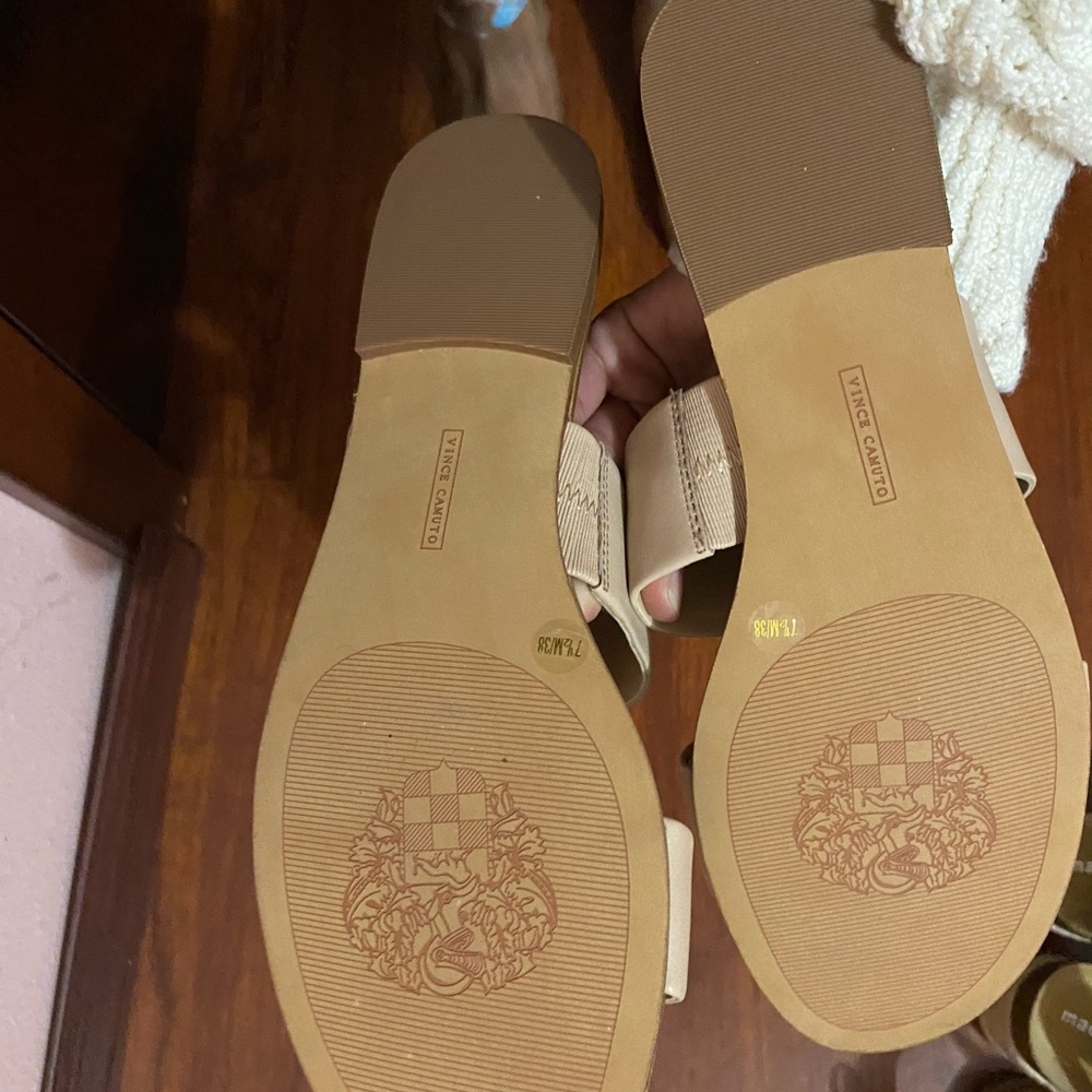 Vince Camuto Sandals - Picture 4 of 4